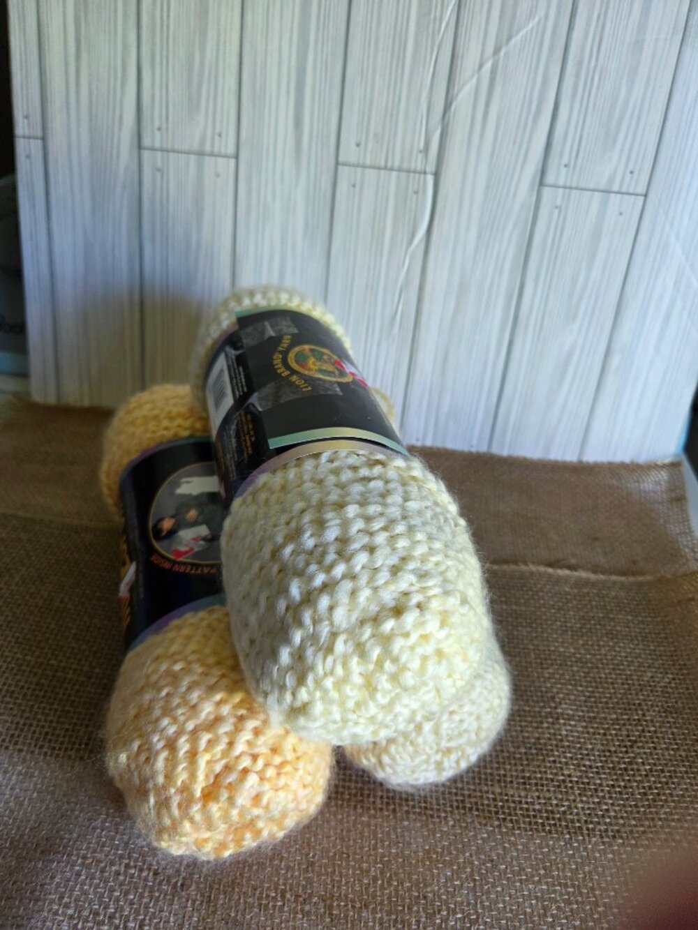 Lot of 3 Lion Brand Homespun Yarn Skeins – Bulky Chunky - Picture 4 of 8